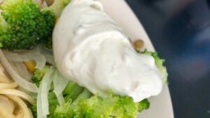 Broccoli met griekse yoghurt dressing